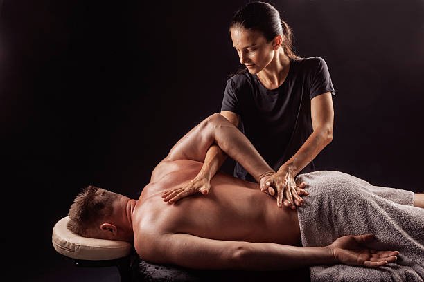 Deep tissue massage in dubai at home
